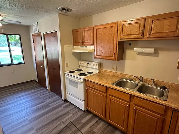 2nd image of 102 8th Ave NW #6-B