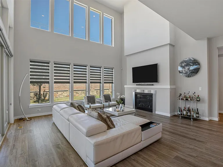 5322 Statesman Ln — Photo 12