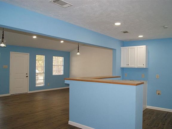 5th image of 1001 Humbird Dr