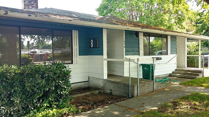 1st image of 107 17th St SE #B