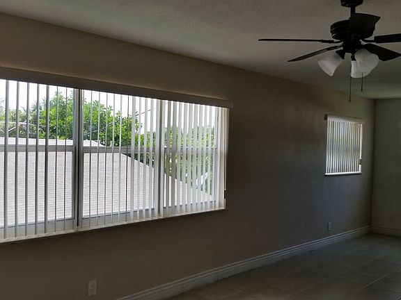4th image of 281 NE 40th St APT 9