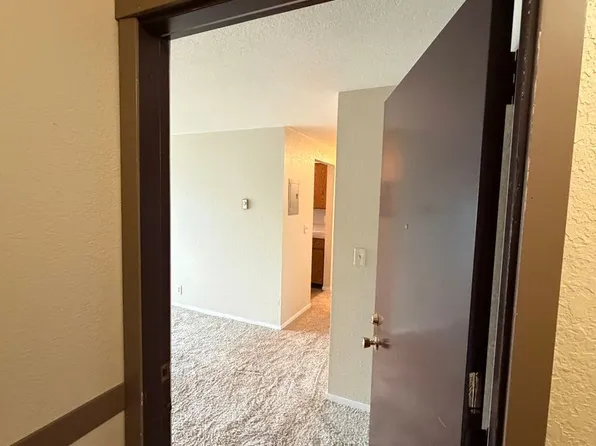 James, 938 N 100th St APT 302, Seattle, WA 98133