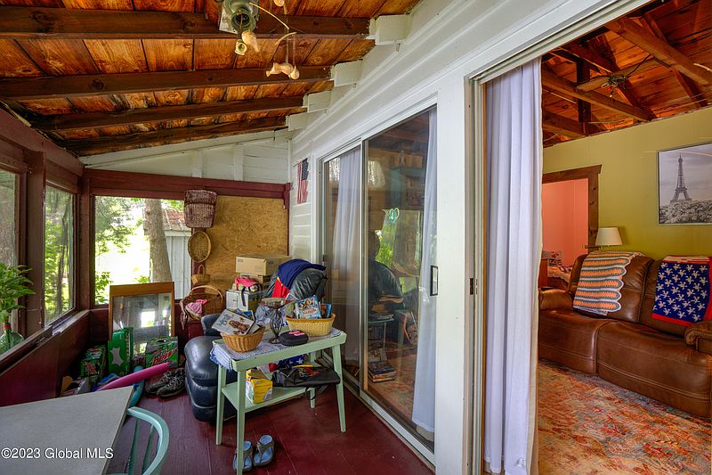 4th image of 10 Kennedy Road
