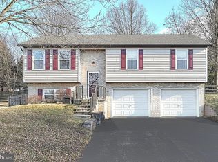 346 Hollow Rd, Stewartstown, PA 17363