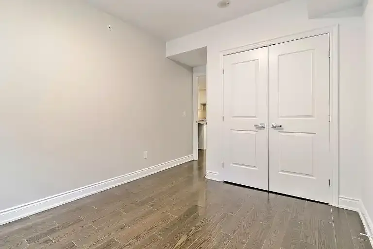 3500 Lakeshore Rd W #224 — Photo 5