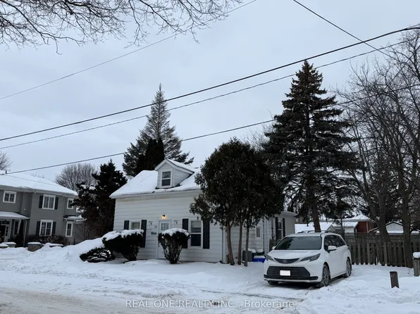 53 Robert St, Milton, ON L9T 1G7