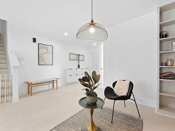 3rd image of 2643 Narragansett Way