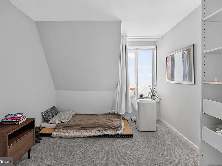 812 Lombard St #4 — Photo 14