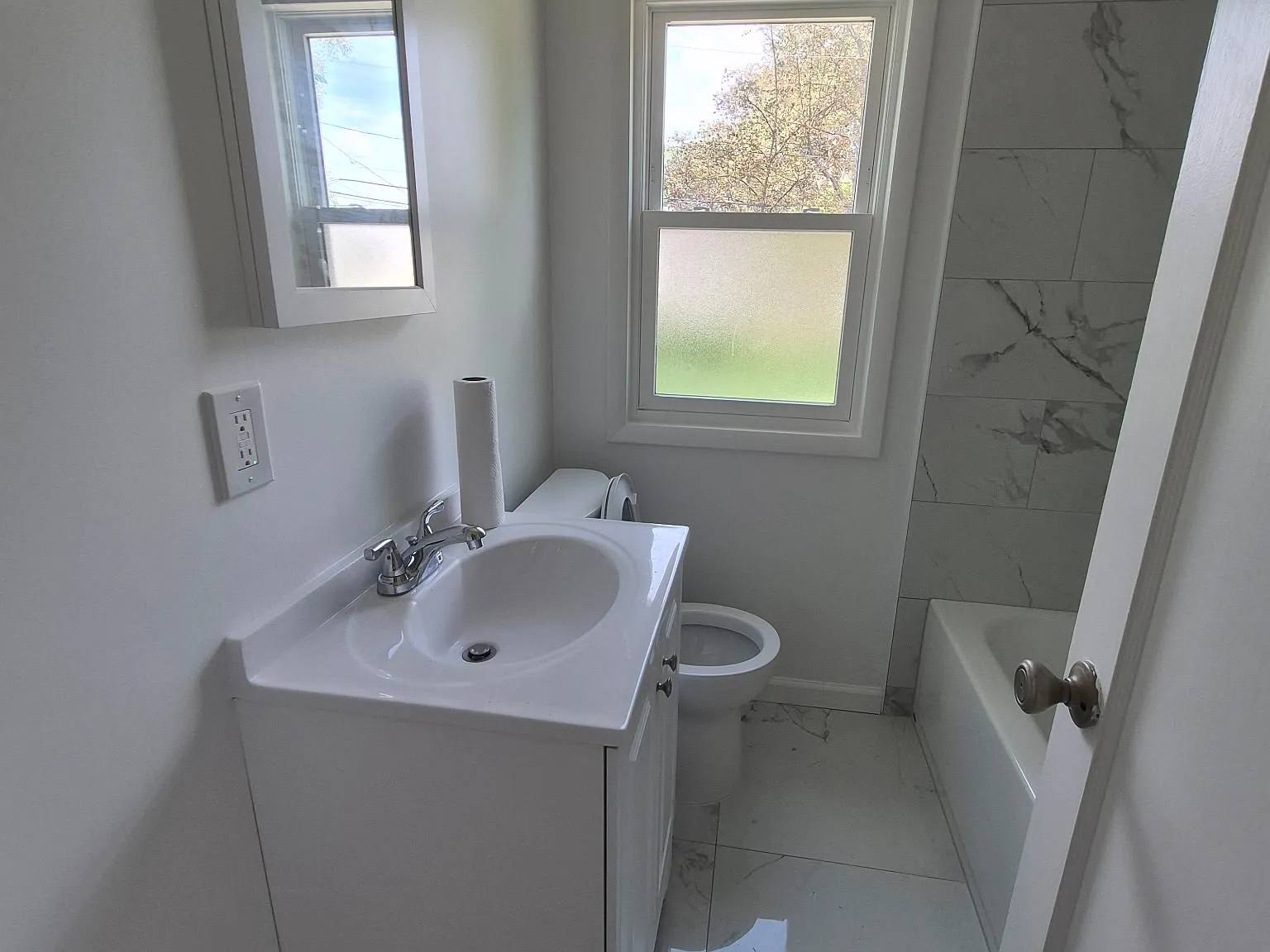 4 bed, 1188 sqft, $2,400 — Photo 4