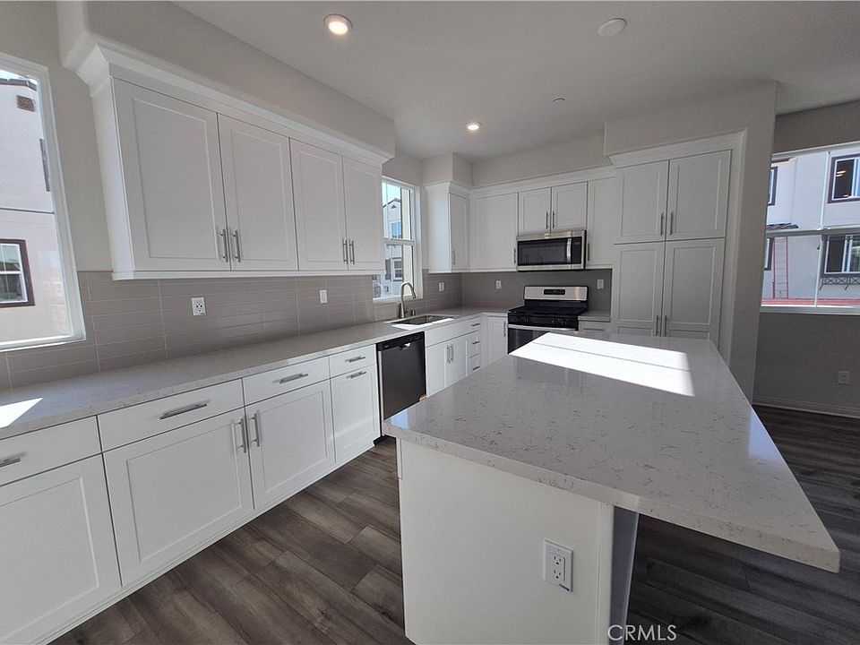 1st image of 2137 Cumberland #2137