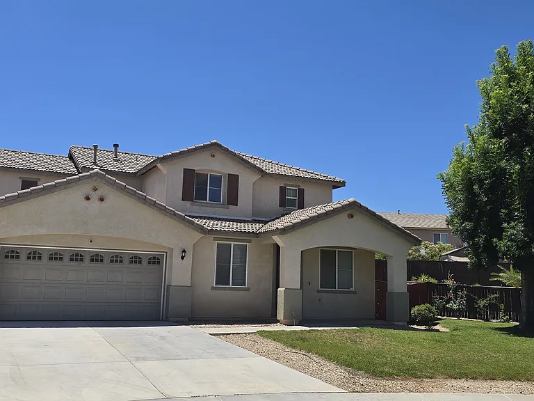 8225 Buchanan Ct — Photo 1