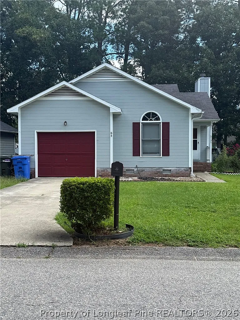 3 bed, 2.0 bath, 1144 sqft, $1,200 — Photo 1