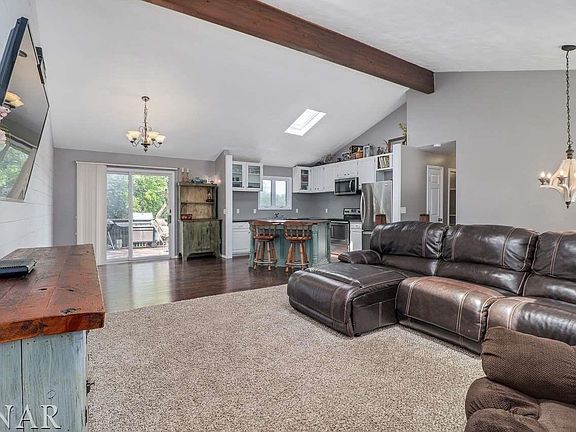4th image of 807 Broadmoor Dr