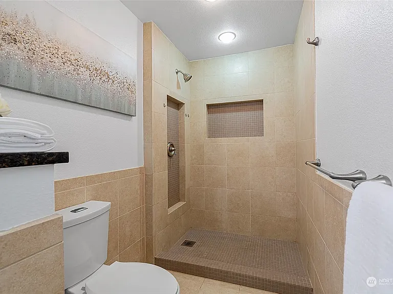 15627 SE 42nd Ct — Photo 5