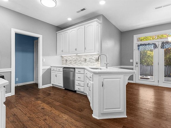 5th image of 1464 Wind Ridge Ave