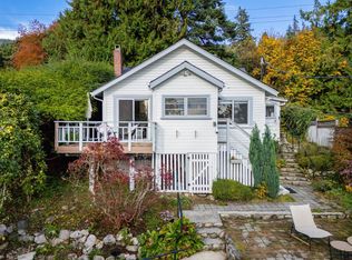 3245 Travers Ave, West Vancouver, BC V7V1G5