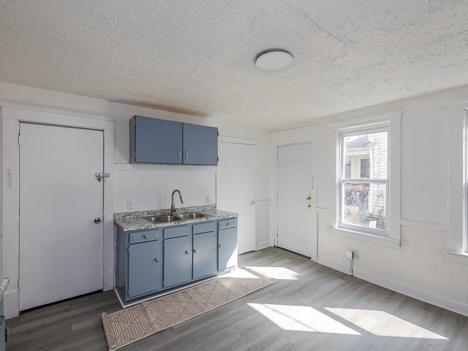 2 bed, 1100 sqft, $830 — Photo 4