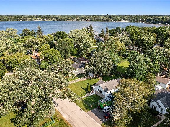 3rd image of 29 Glenwood Dr