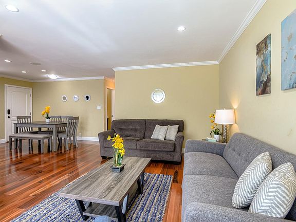 3rd image of 879 Linda Vista Ave #1
