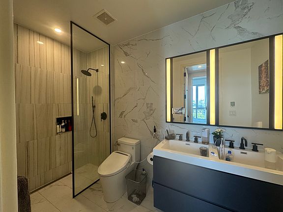 5th image of 2243 Jackson Ave #9C