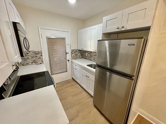5th image of 218 Santillane Ave APT 7