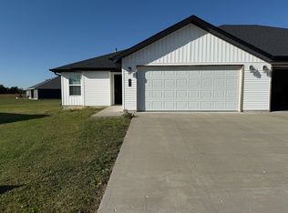 607 W Kimberly Ct #A, Clever, MO 65631