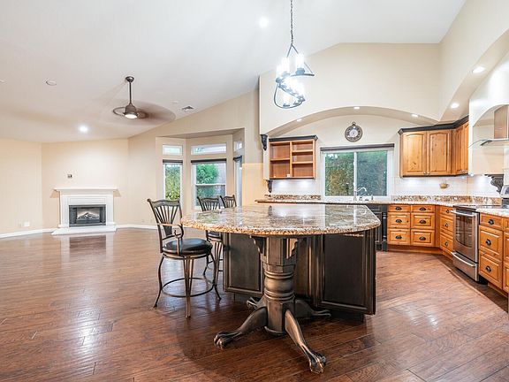 4th image of 8756 W ROCKWOOD Drive