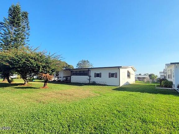 3rd image of 1214 Paurotis Dr