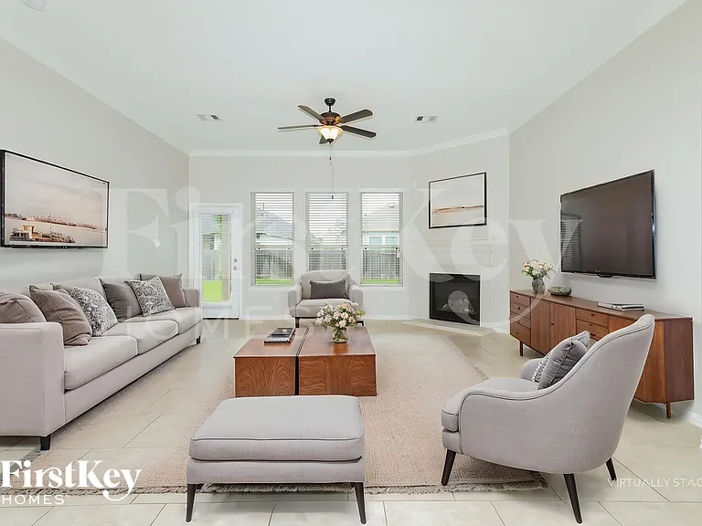 119 Del Carmen Dr — Photo 3