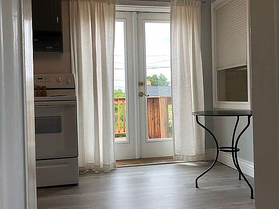 5th image of 2331 E Logan Way