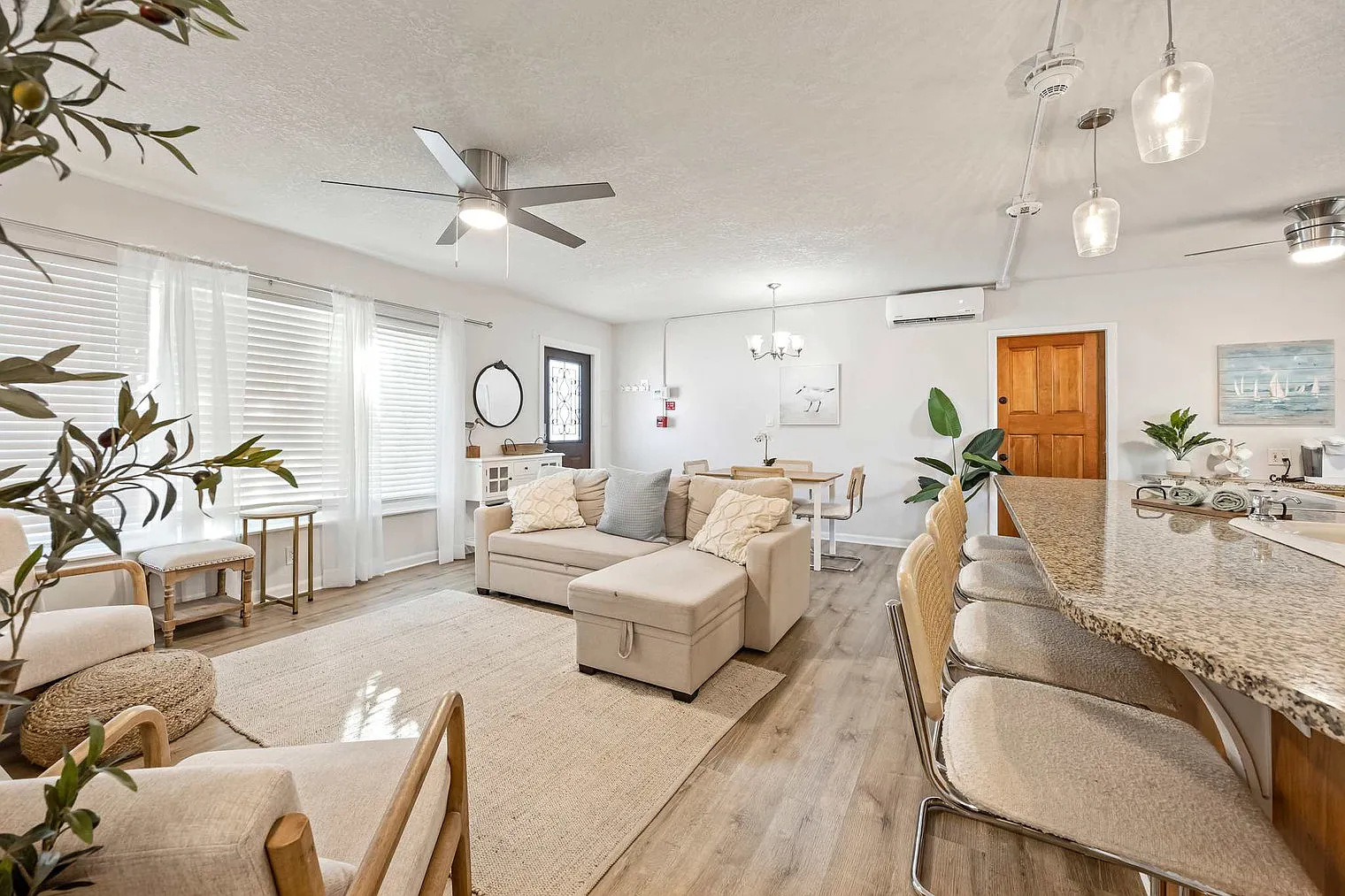 5 bed, 4.0 bath, $8,025 — Photo 1