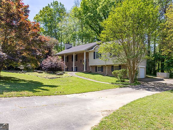 3rd image of 4681 Mahonia Way NW
