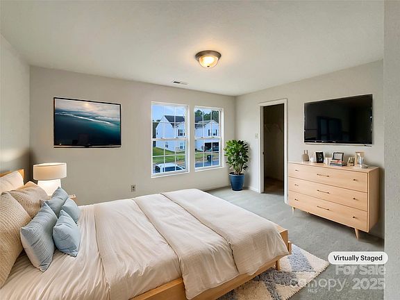 4th image of 3418 Pikes Peak Dr