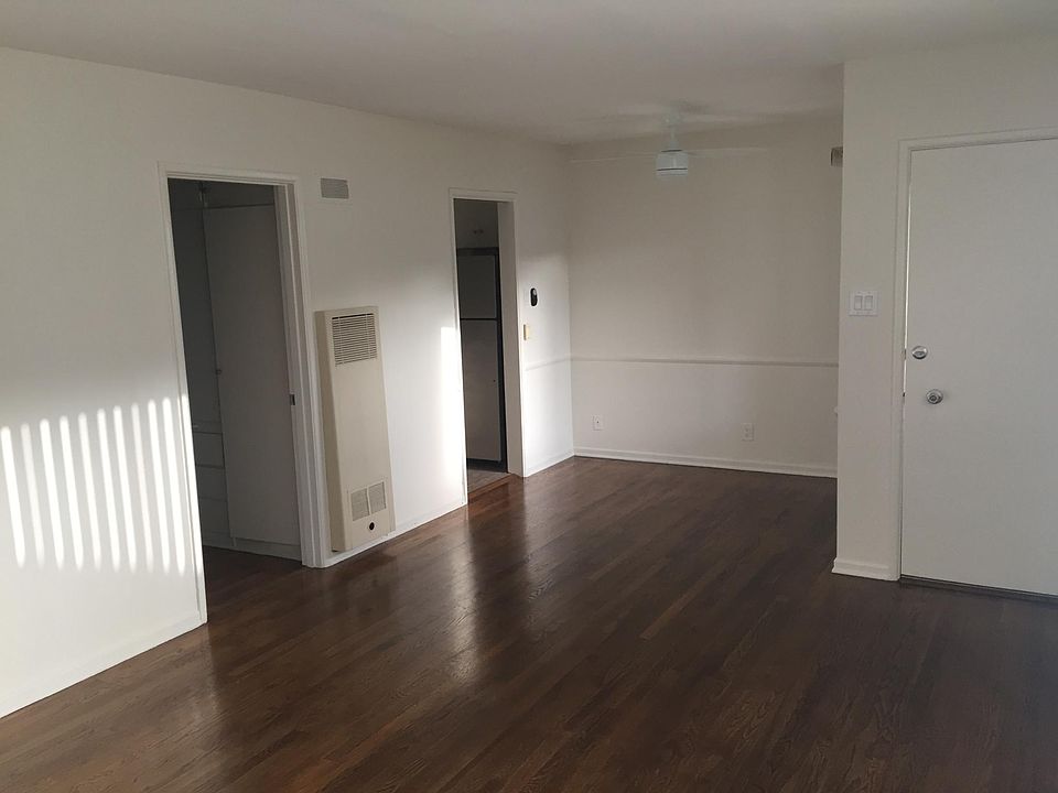 1st image of 7858 Flight Ave #1