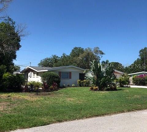 3rd image of 211 Lakeview Ln