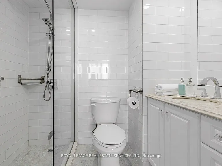 3000 Bathurst St #706 — Photo 9