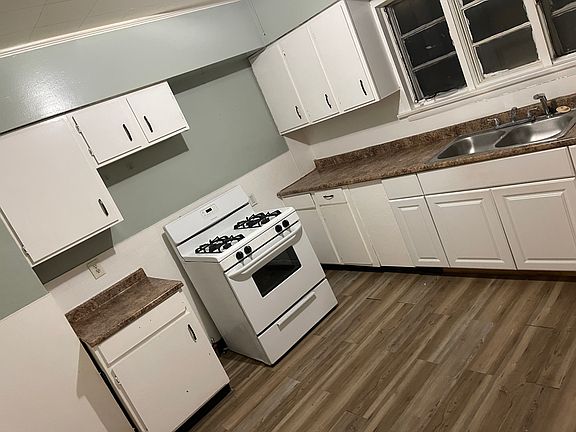 2nd image of 103 Pomona Pl Unit 1