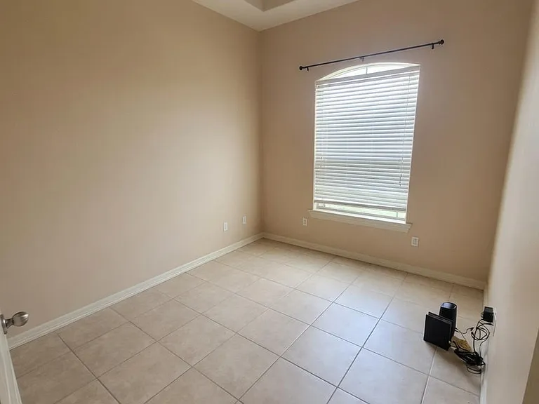 3714 Illeana St — Photo 12