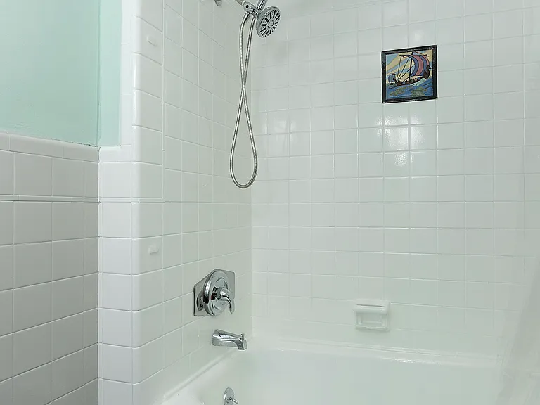 406 N Front St — Photo 13