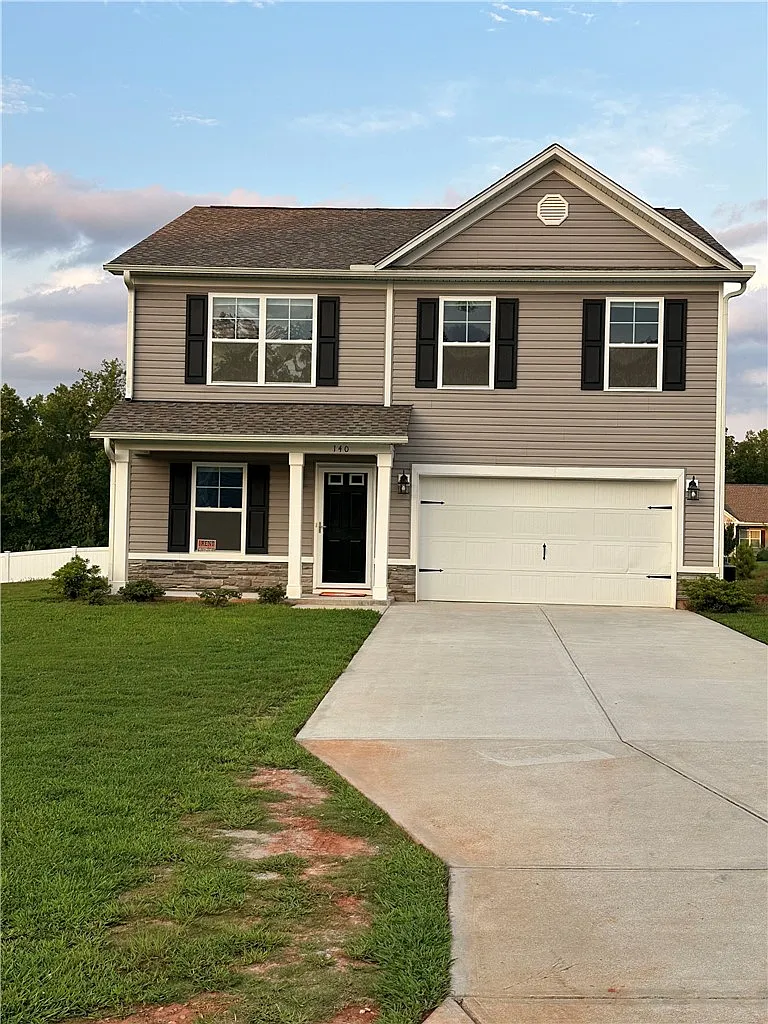 5 bed, 3.0 bath, 2241 sqft, $2,600 — Photo 3
