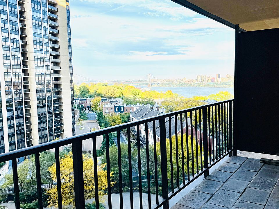 Balcony view of the Hudson River