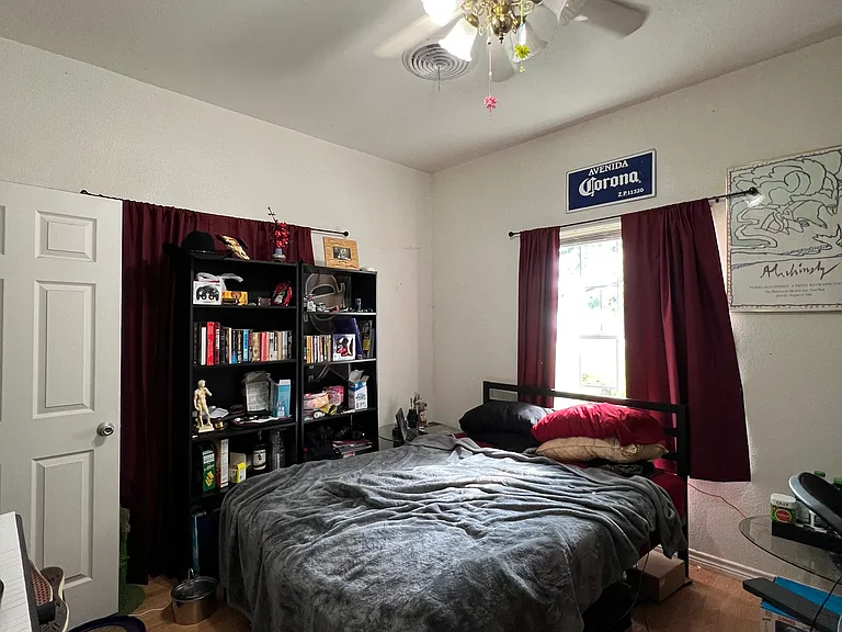 547 E Crow St — Photo 8