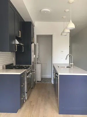 Rented by Grand & Co. | media 32