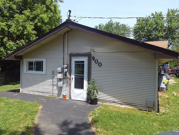 2nd image of 900 Tyler Rd