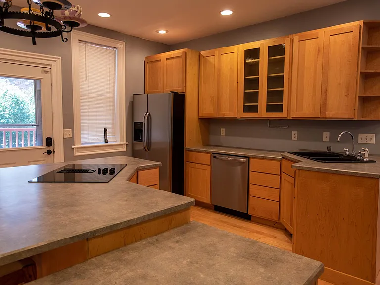 335 N 6th St #1 — Photo 7