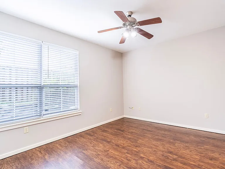 40 E Maple St #3 — Photo 12