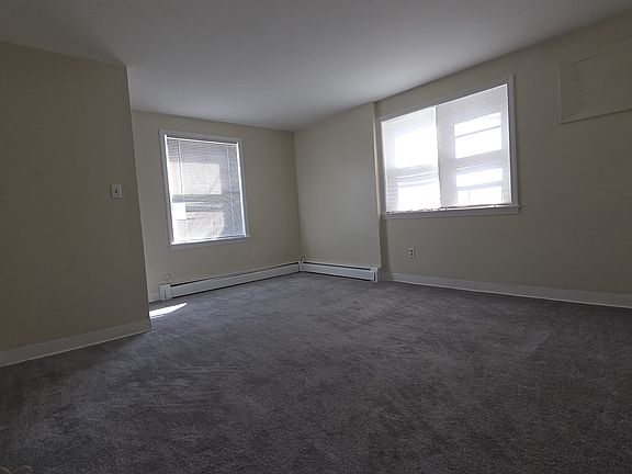 4th image of 346 Delaware St #2