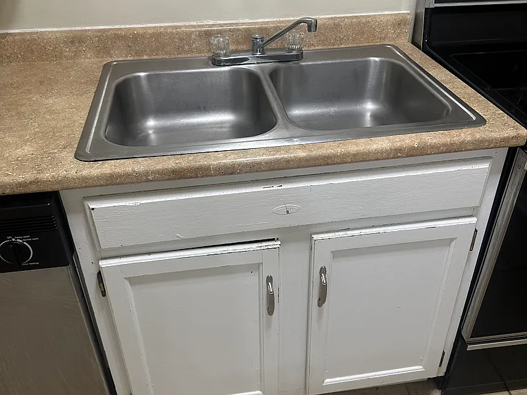 708 Dondee Dr #5 — Photo 2