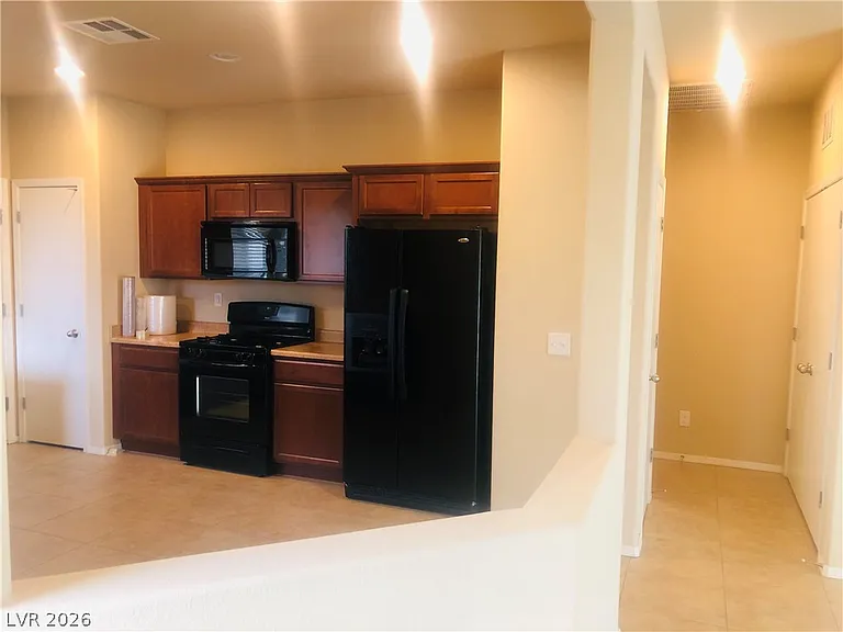 5827 Corbin Ave — Photo 9