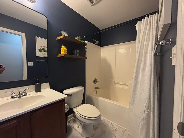 213 Molly Ct — Photo 12